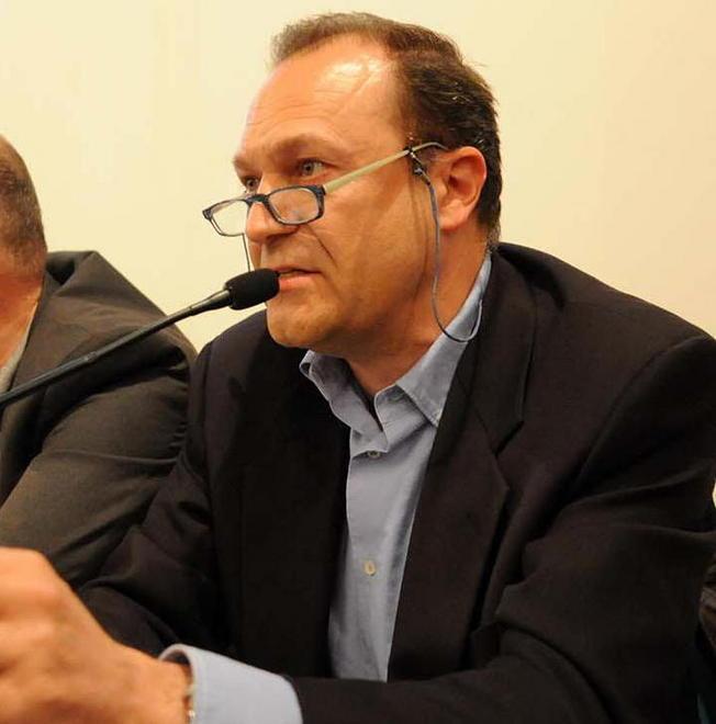 Piazza Manzoni giù in una notte sola Ma l’allarme c’era 