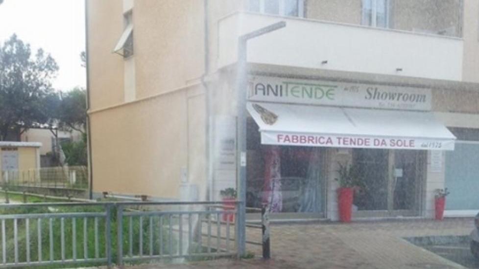Maxi getto d’acqua in corso Matteotti