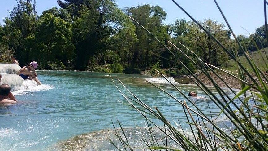 Saturnia: cascate e parcheggi pronti