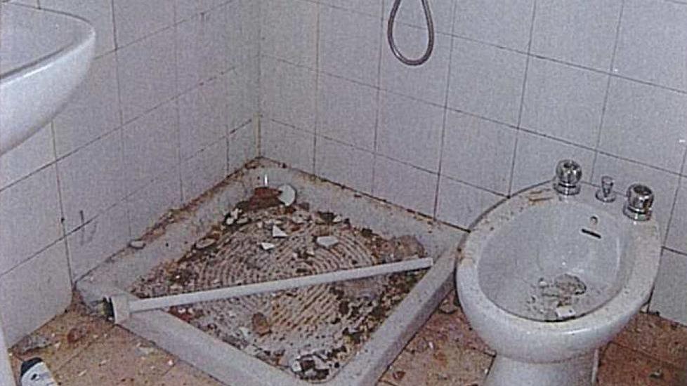 Sfascia e depreda la casa popolare Inquilina denunciata