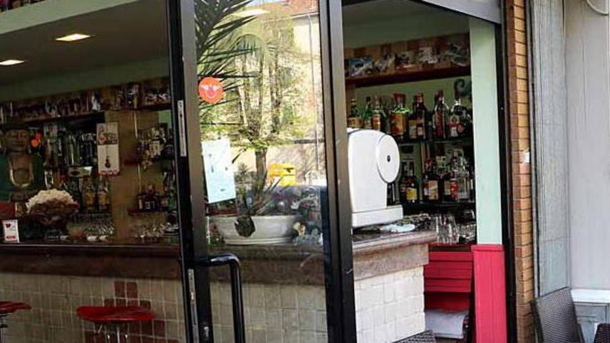 Caccia al commando dell’auto bianca