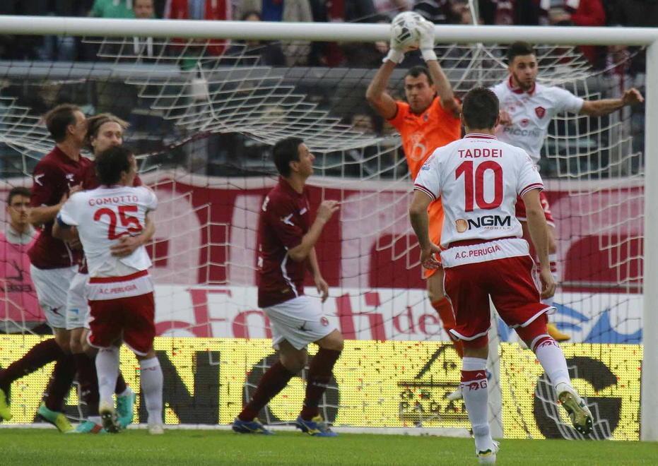 Stadio pieno e tanta voglia di serie A Camplone: 3-5-2 e dubbi in avanti