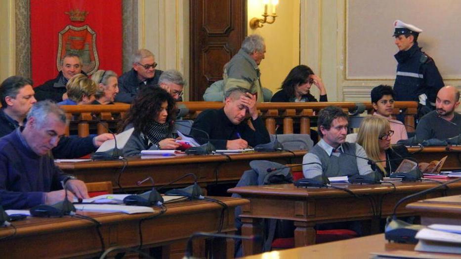 Riorganizzazione degli uffici: i Cinque Stelle contro la giunta