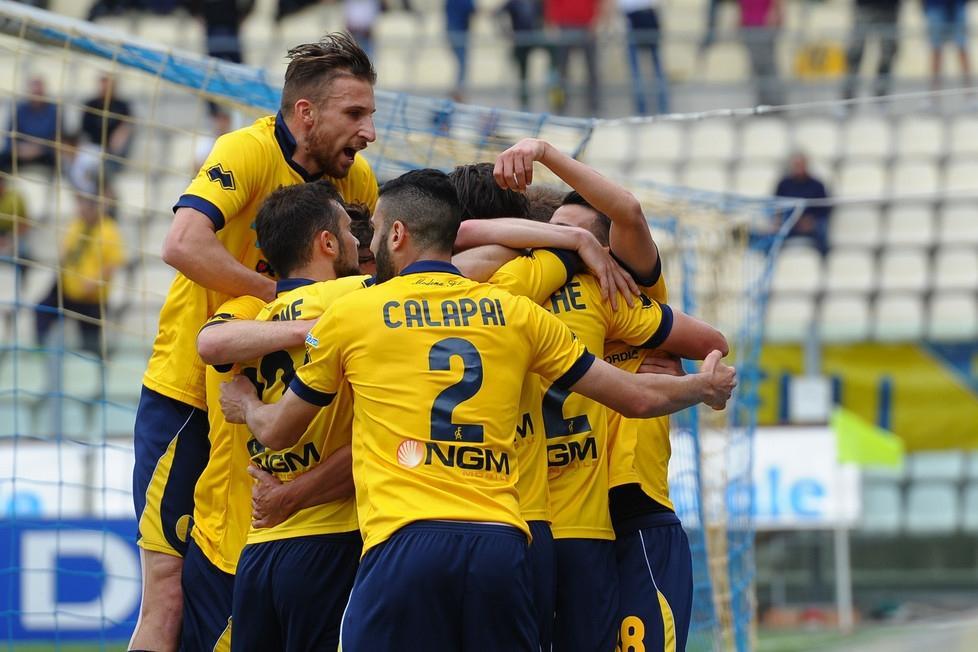 Modena, prova di carattere: Crotone ko