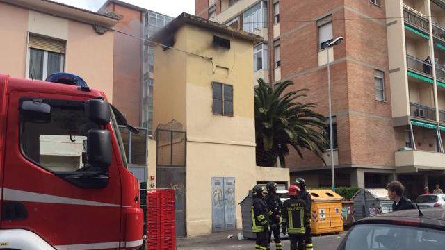 Brucia cabina dell'Enel, quartiere al buio
