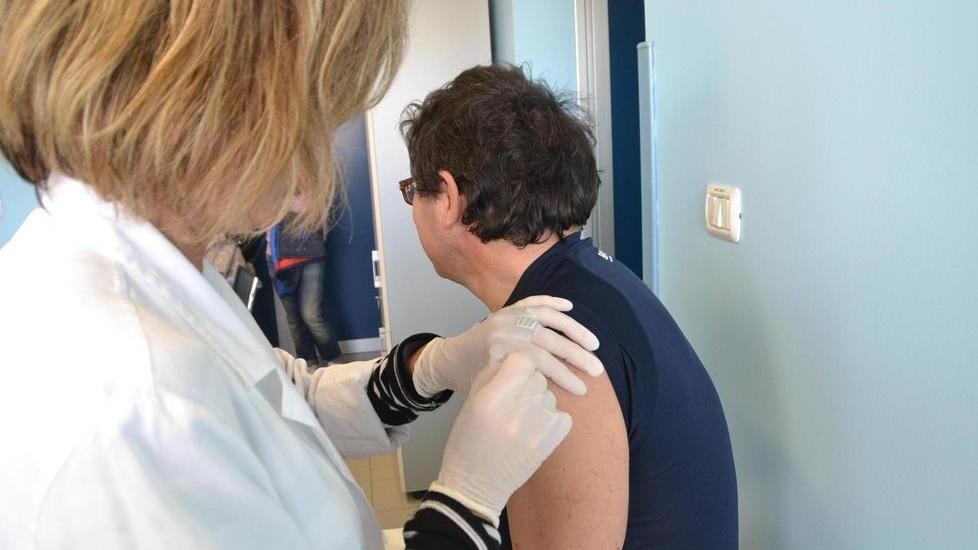 Meningite: attese e telefoni intasati