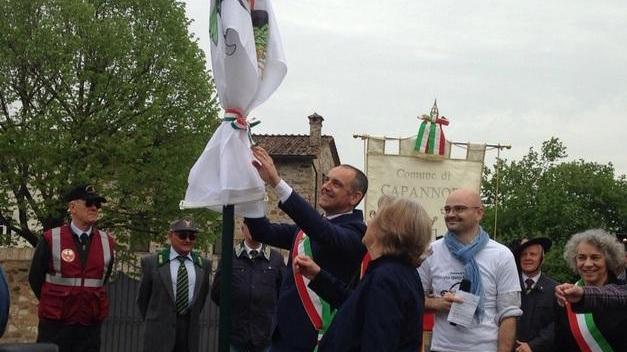 A Capannori intitolata una targa a don Tambellini, eroe della non violenza