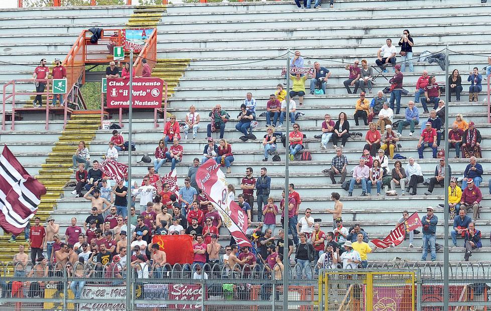 17 anni dopo l’invasione, solo 250 tifosi... 