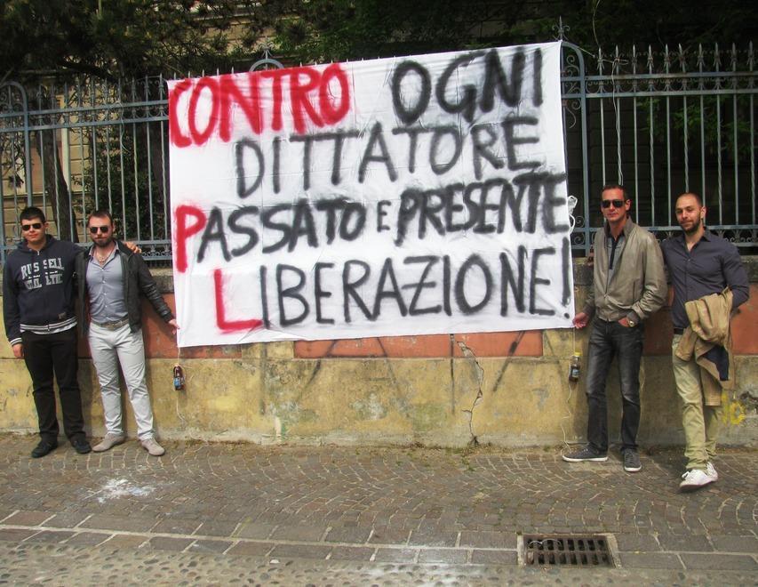 Da “Obiettivo Cento” striscione alle scuole Pascoli