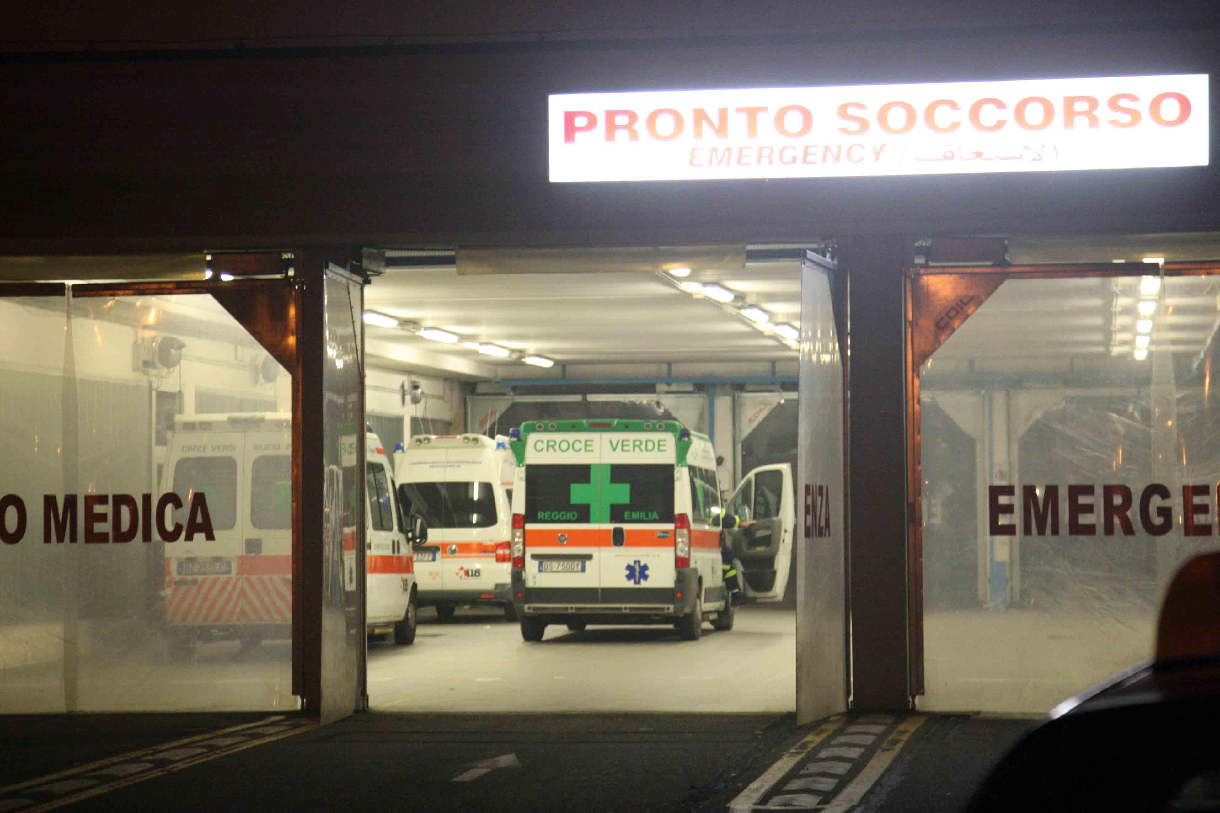 Anello incastrato nel dito, arrivano i pompieri 