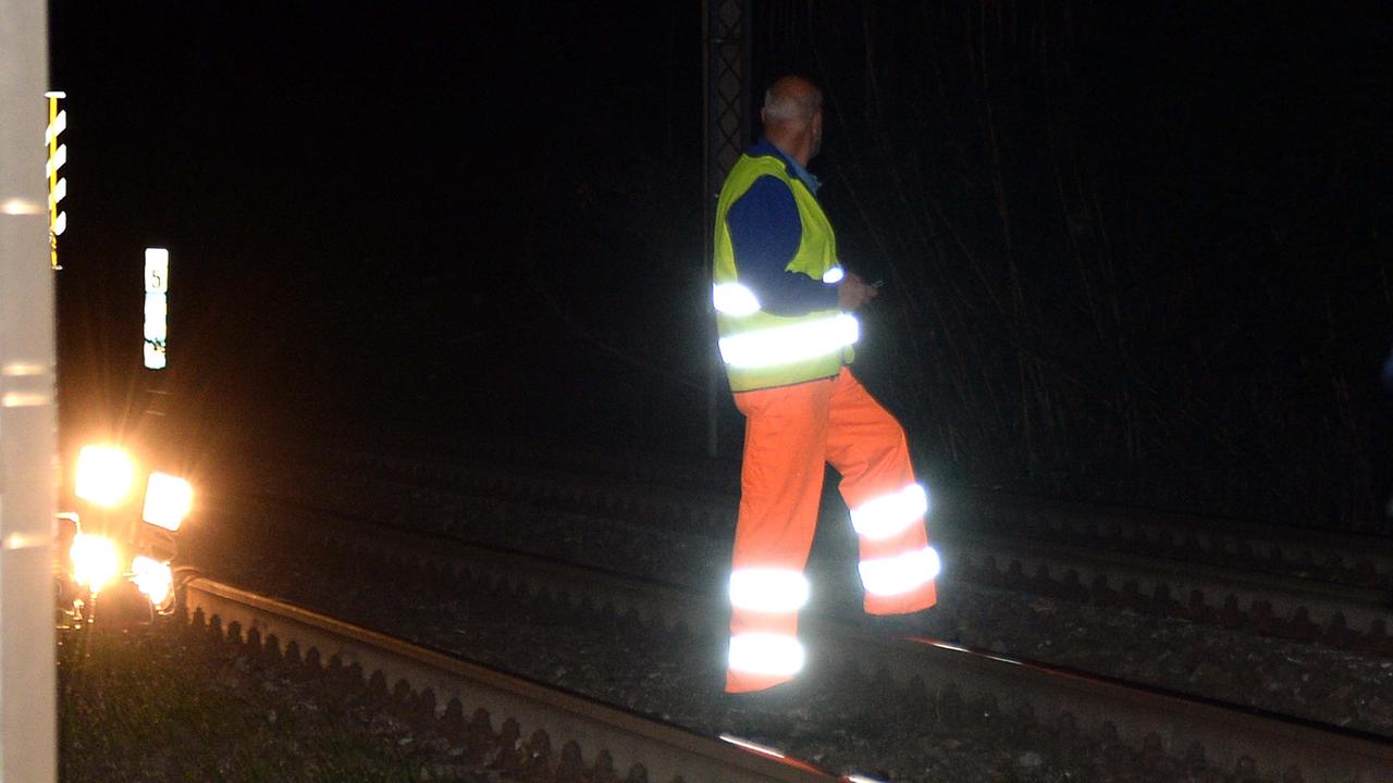 Travolto dal treno, indagini per far luce sulla morte di un quarantenne albanese