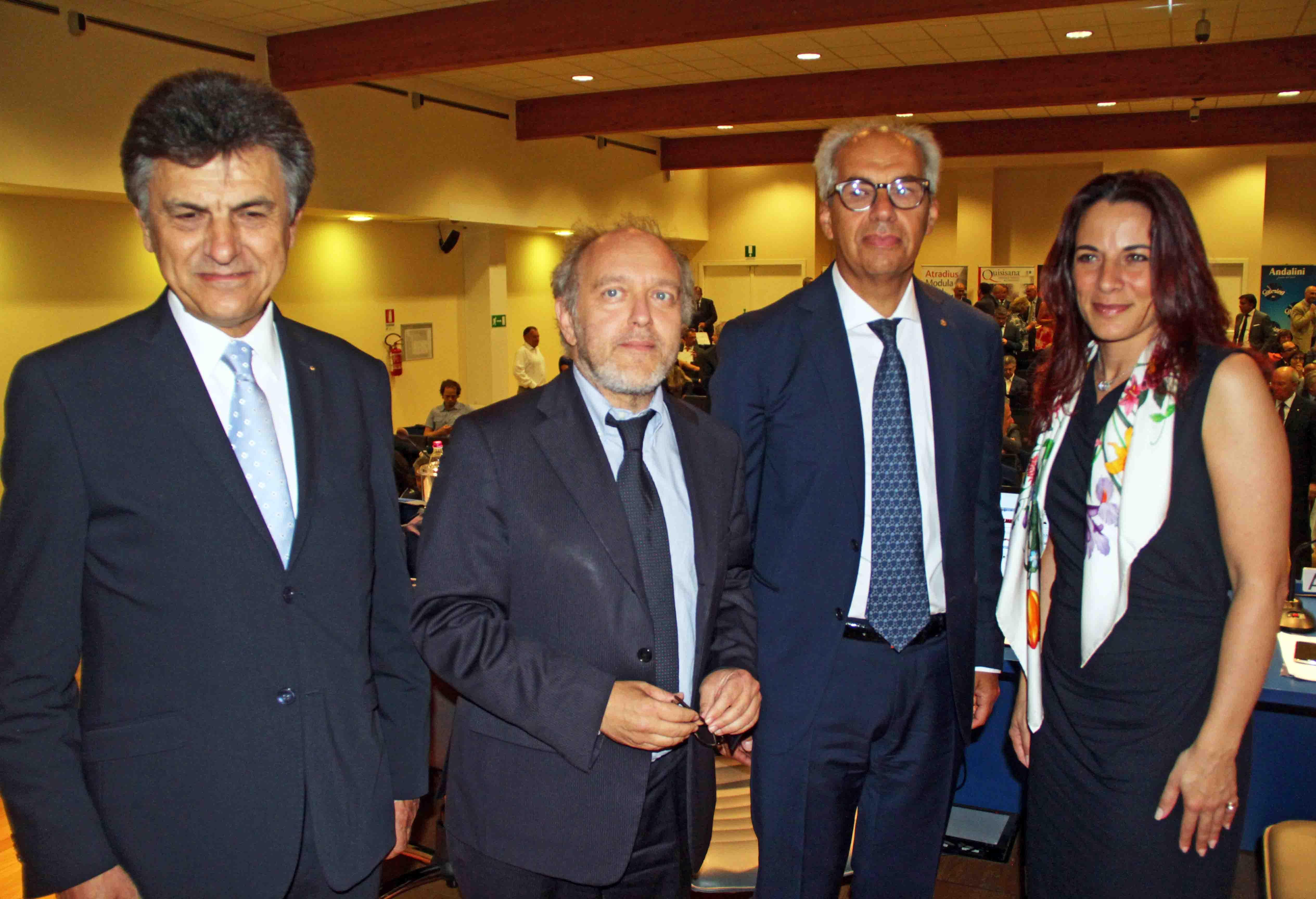 Al centro il sindaco Tagliani e Maiarelli (Fondazione)