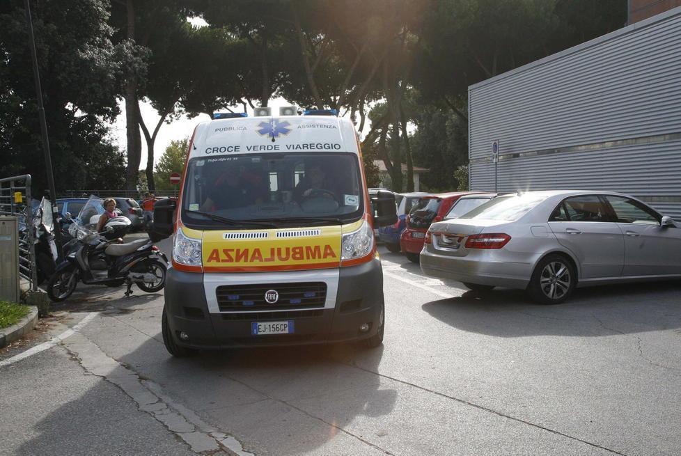 Scivola nel fosso, novantenne muore annegata
