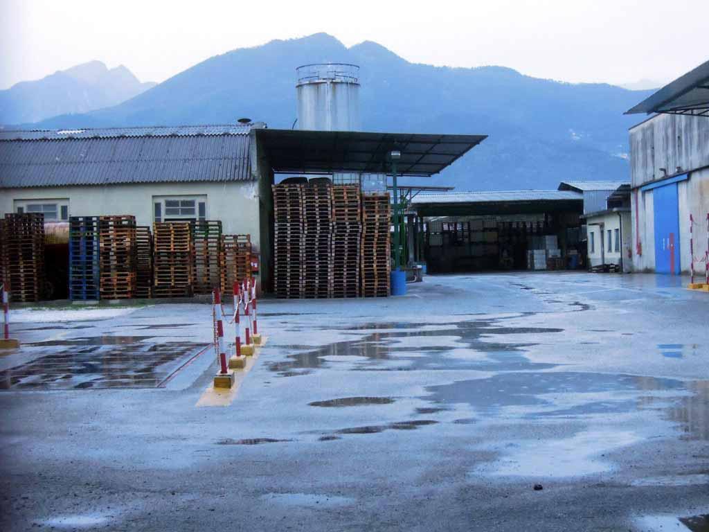 La ditta Lom di via Dorsale a Massa