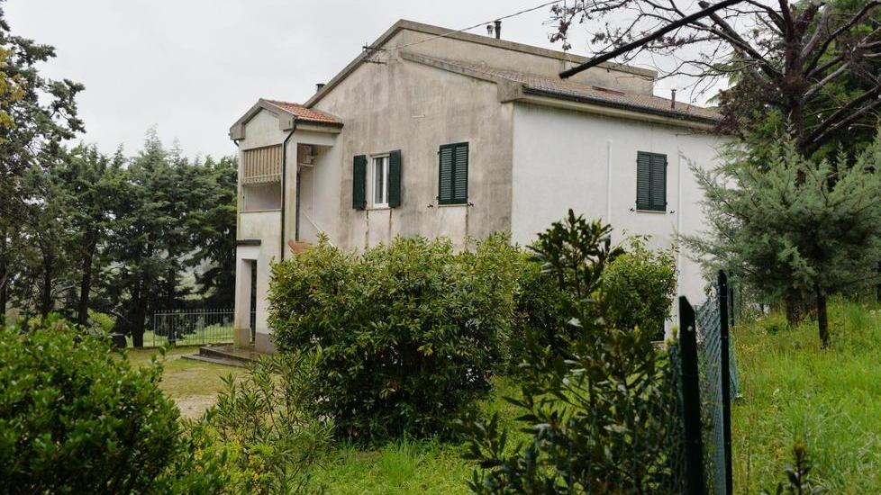 Anziana coppia caccia il ladro
