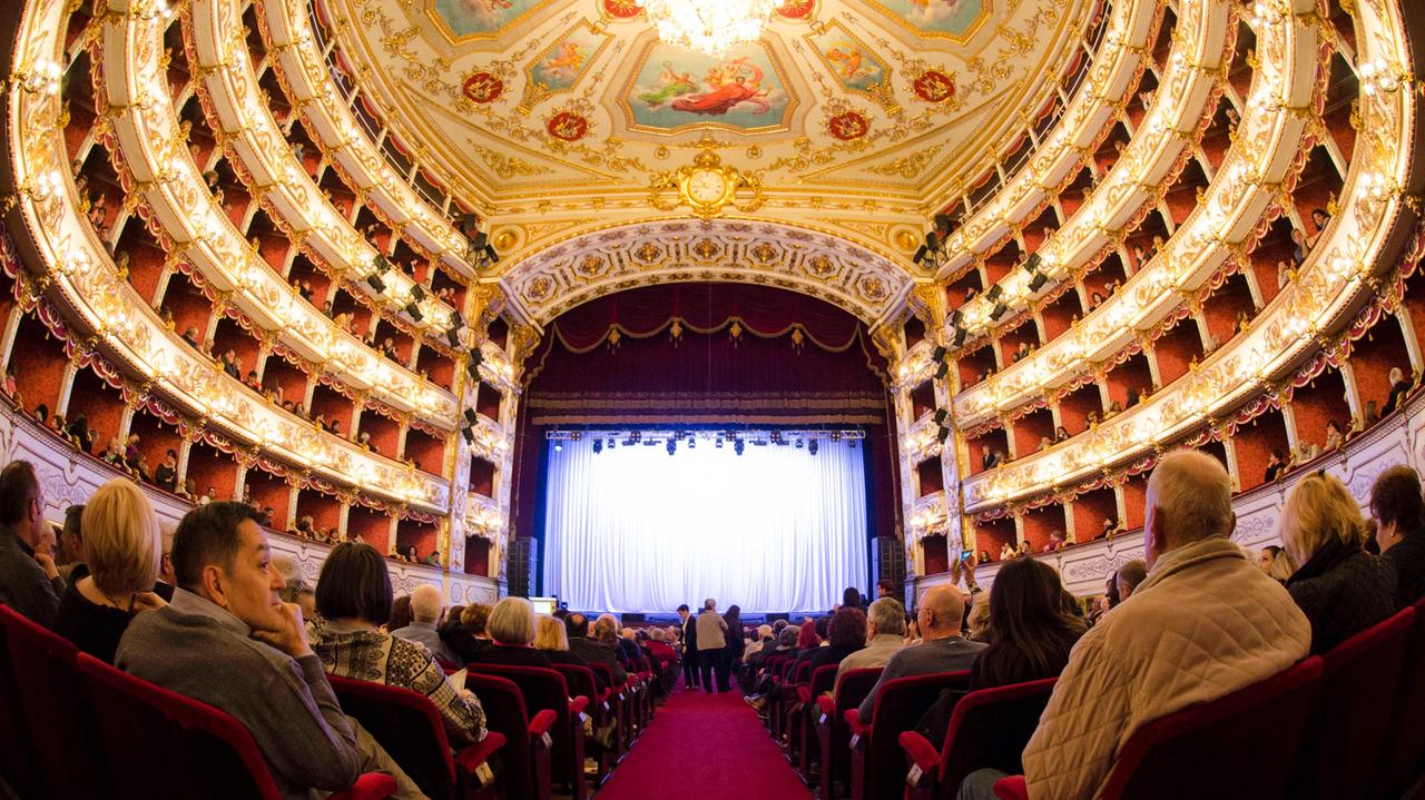 Alla scoperta dei segreti del Teatro Valli
