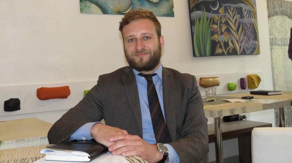 «Ospedale, contratto da cambiare» 