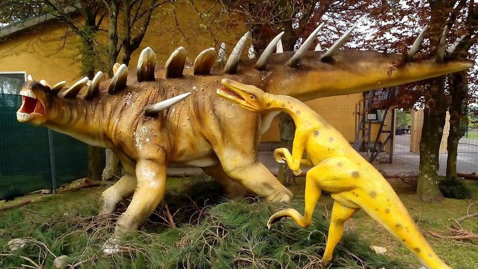 Dinosauri “dal vivo” a Mondolandia Village