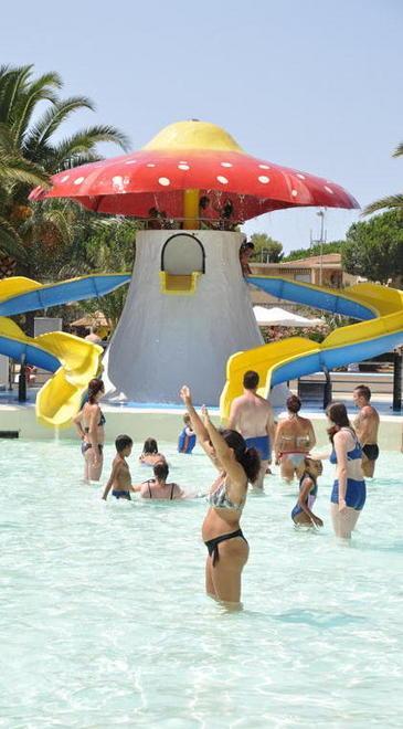 Acqua Village è alla ricerca di fotografe per l’estate