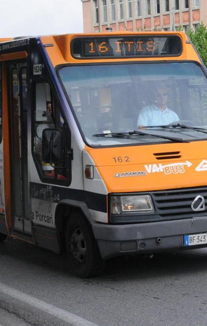 Domani per 4 ore fermi i pullman 
