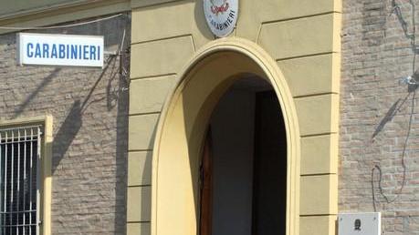 Deruba due anziani, scoperta e denunciata