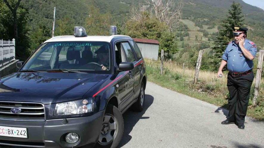 Indebita l’anziana madre per farsi il corredo