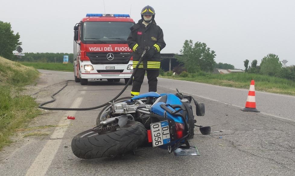 E’ in prognosi riservata il motociclista caduto sull’argine