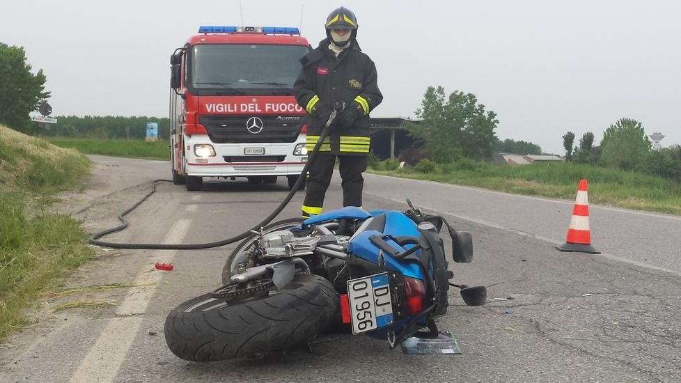 E’ in prognosi riservata il motociclista caduto sull’argine