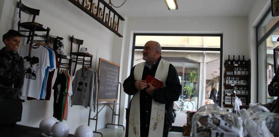 Peppone e Don Camillo rivivono al Negòsi in piàsa 