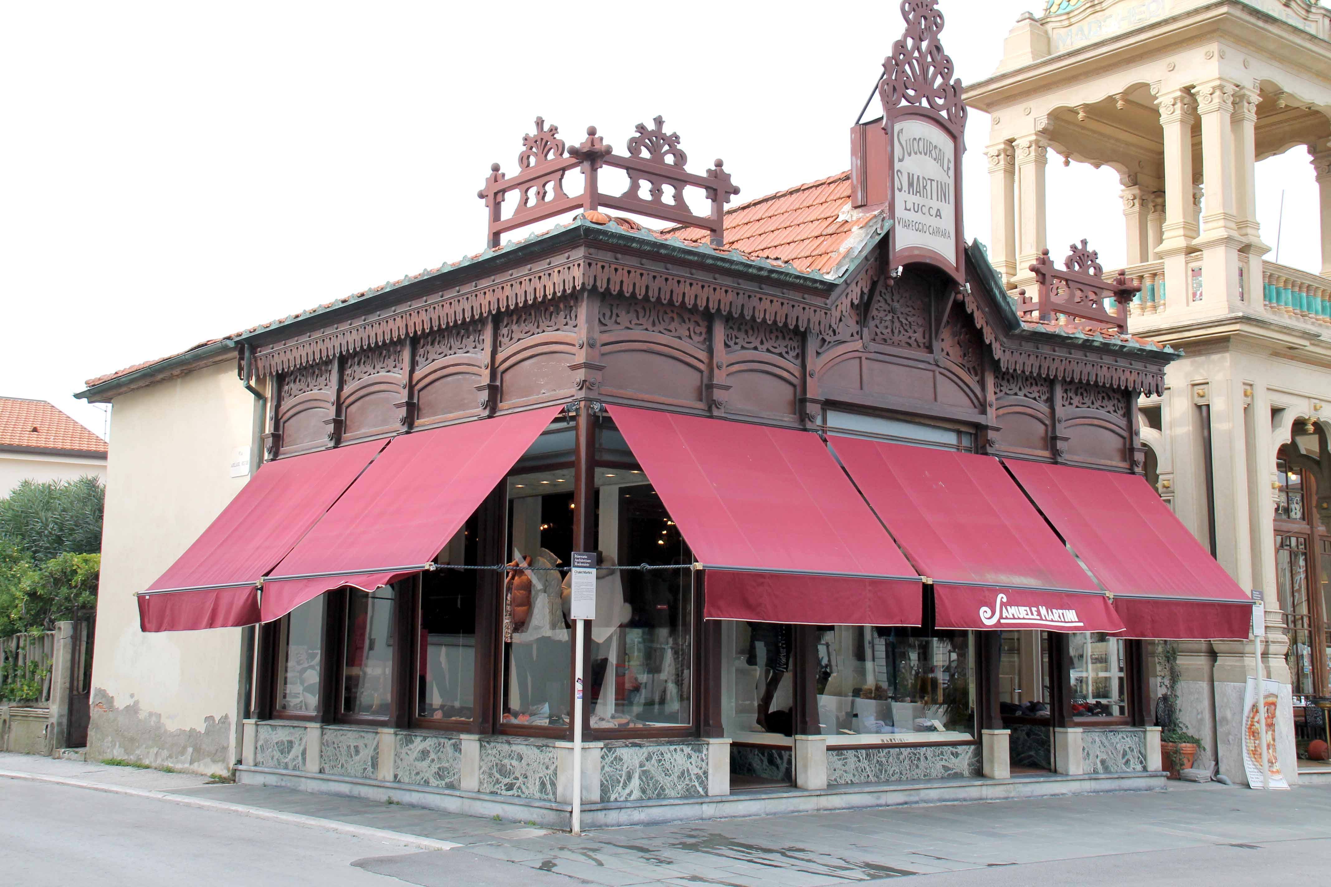 Lo storico negozio Martini in Passeggiata a Viareggio