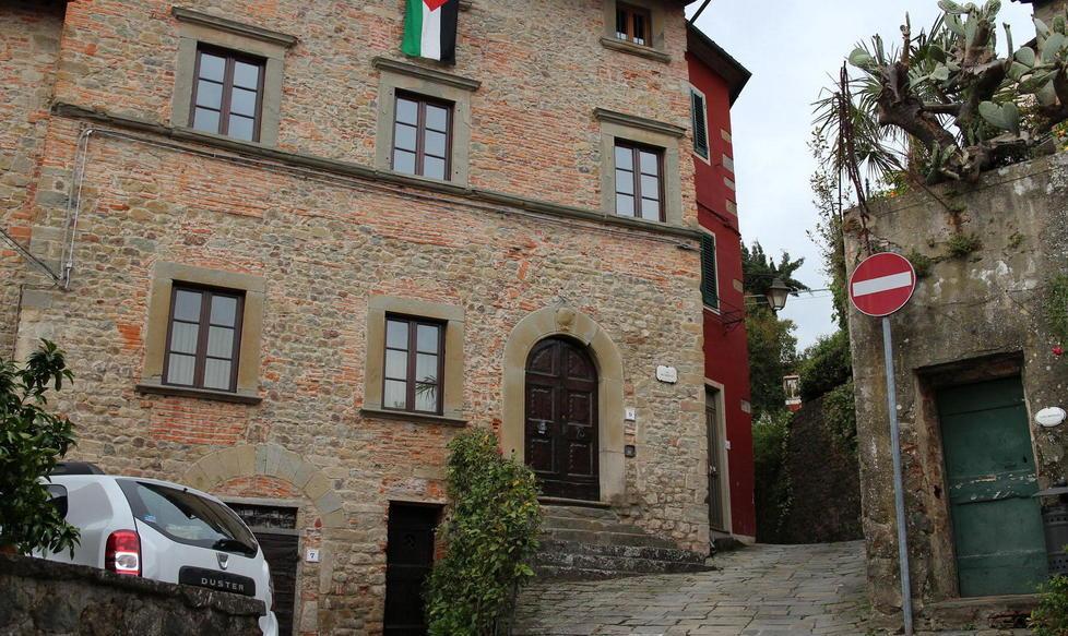 Si visionano i filmati della rapina 