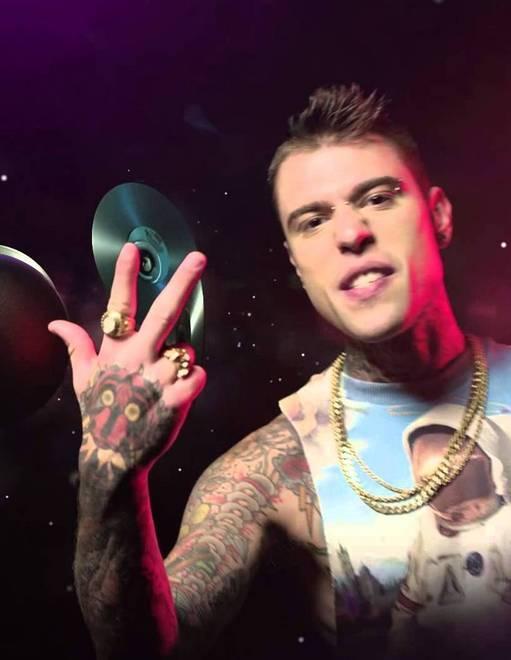 Con “Pop-Hoolista” il rap firmato Fedez fa impazzire il Vox 