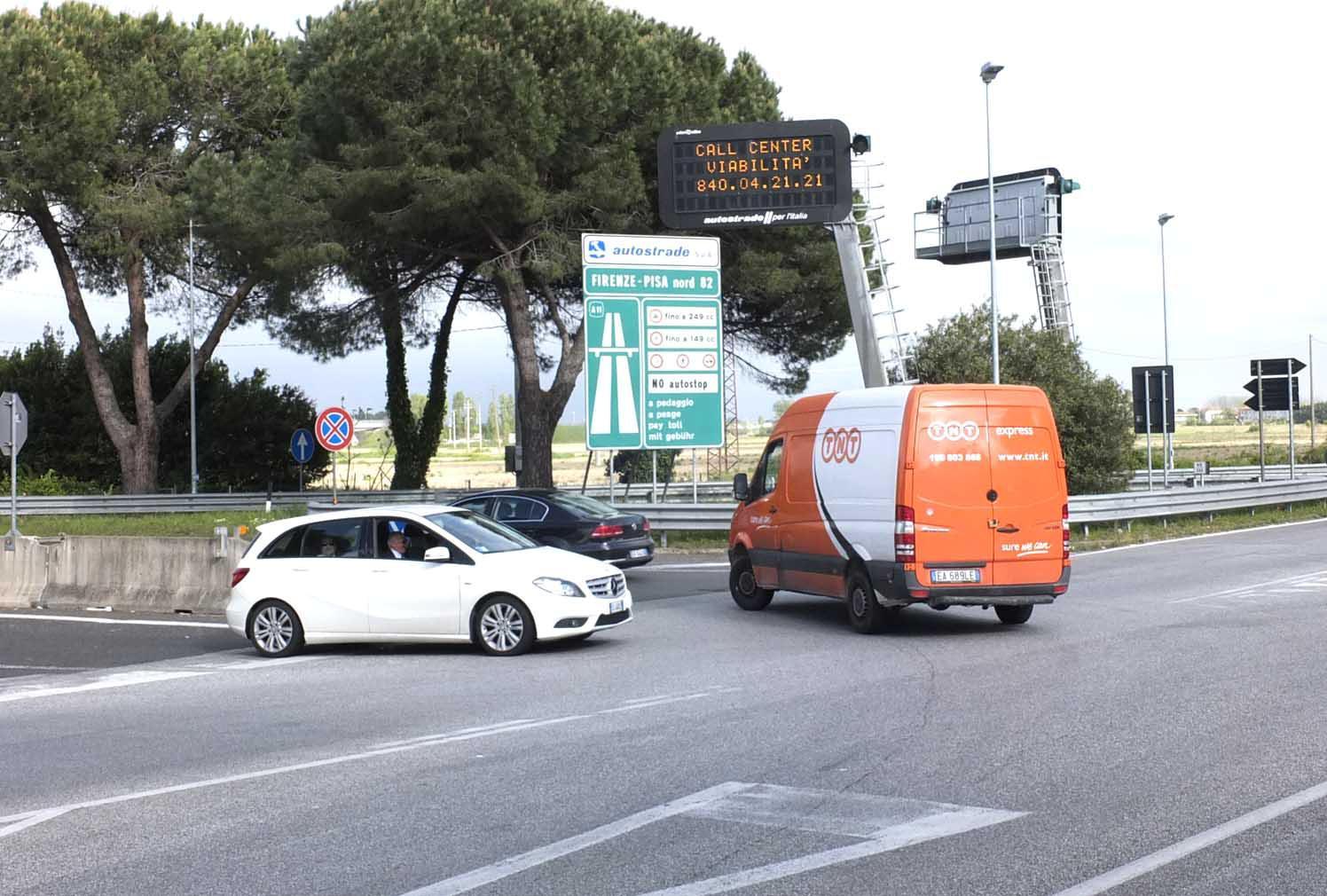 L'uscita dal casello di Pisa Nord sull'Aurelia a Migliarino dove sarà costruita la rotatoria