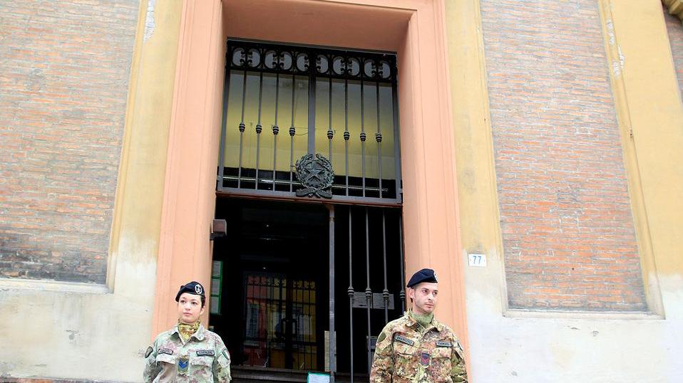 Sesso in hotel: il marito ricatta il maitre