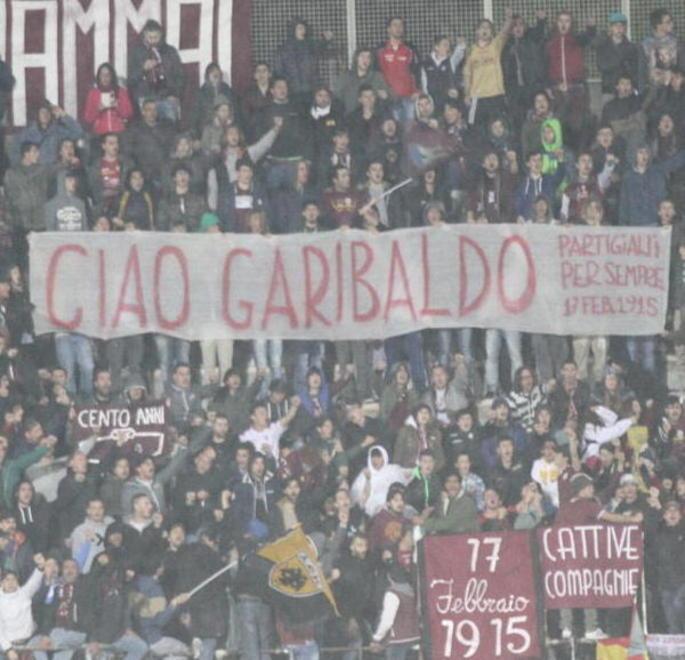 In curva “Bella ciao” e uno striscione a Garibaldo Benifei