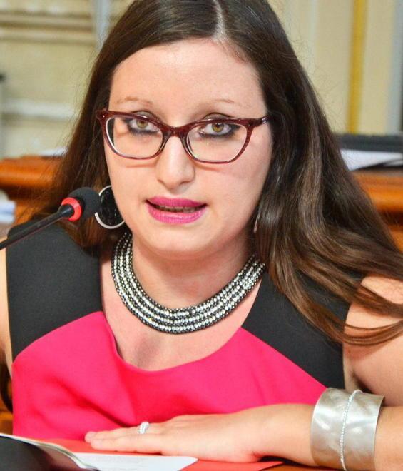 La vicesindaco difende il Provveditorato a Livorno