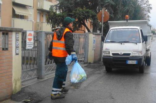 Rifiuti, il porta a porta arriva in centro storico 