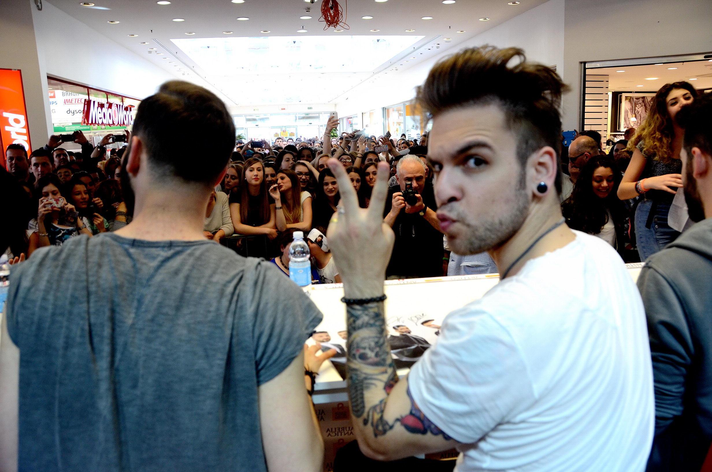 I Dear Jack davanti a uno stuolo di fan (foto Agenzia Bf)