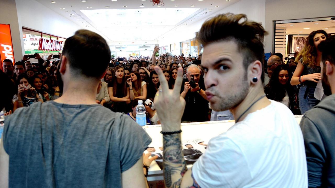 I Dear Jack davanti a uno stuolo di fan (foto Agenzia Bf)