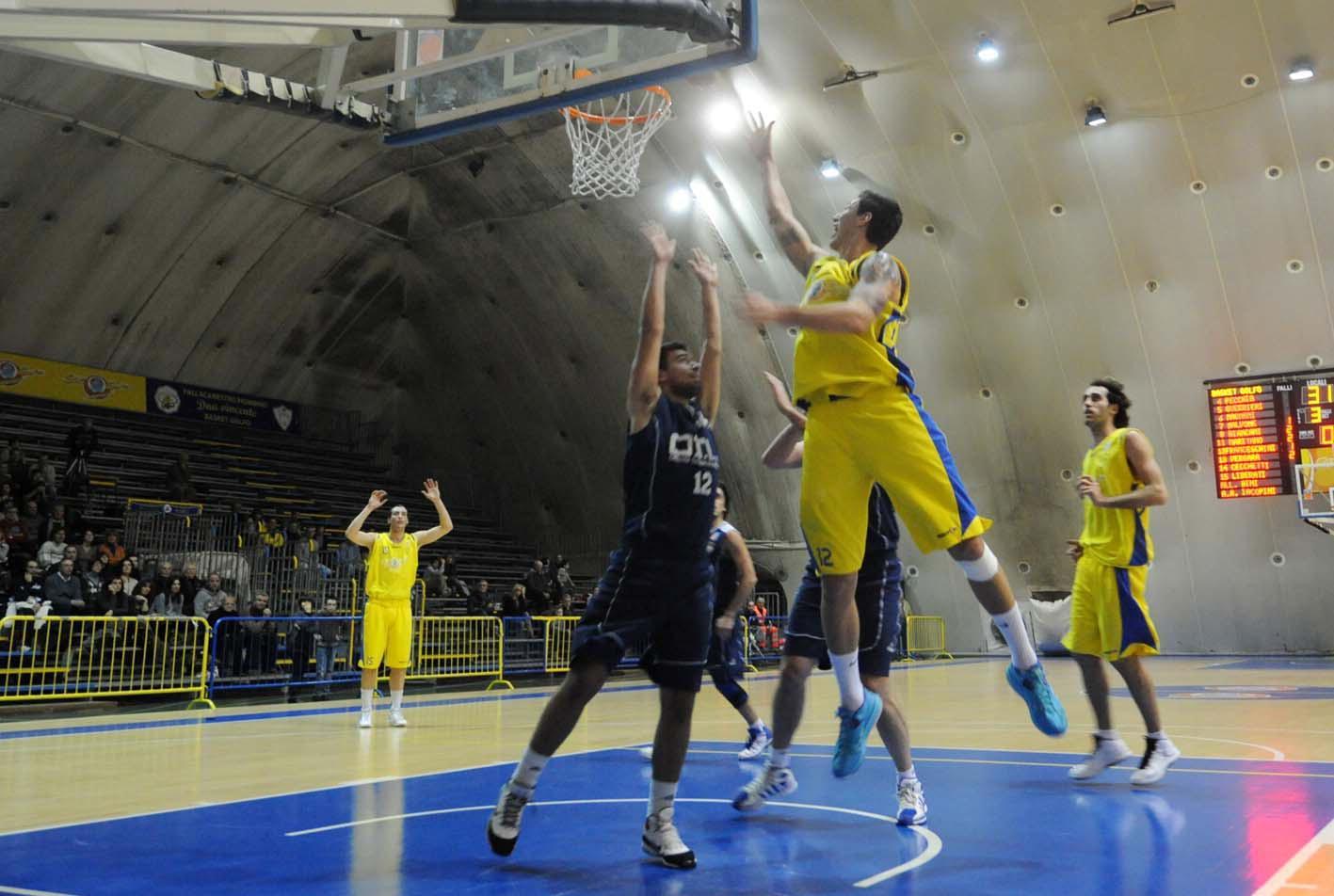Marco Franceschini ha firmato 12 punti contro la Mens Sana Siena (foto Paolo Barlettani)