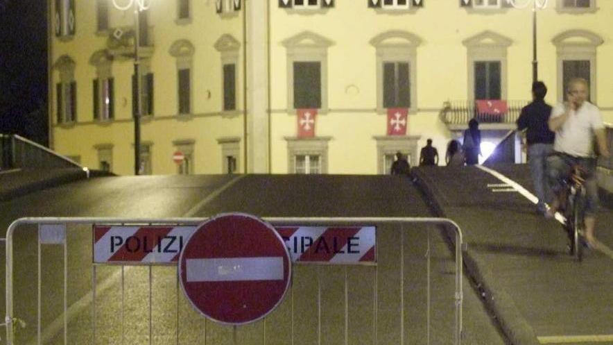 Lungarni chiusi dalle 22 alle 3 da domani scatta la Ztl