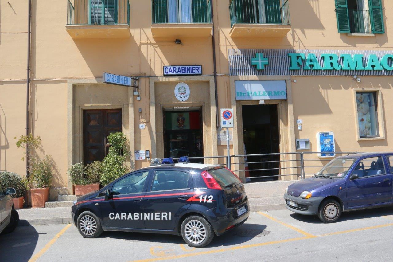 La stazione dei carabinieri di Porto Santo Stefano (foto Enzo Russo)
