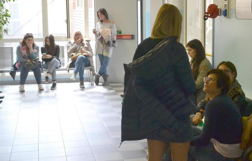 Vaccinazioni, in fila alla Casa della salute 