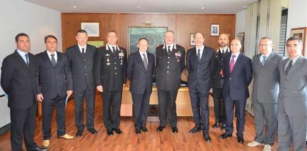 Sgominarono gang di rapinatori, premiati 