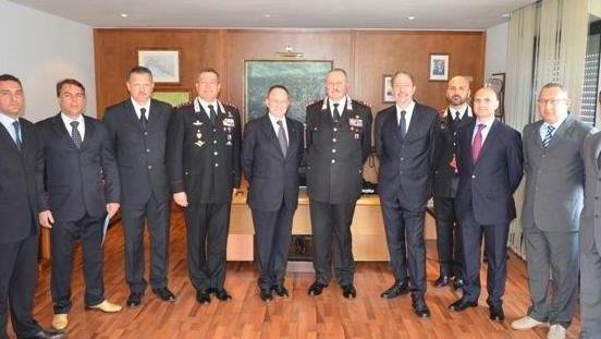 Sgominarono gang di rapinatori, premiati