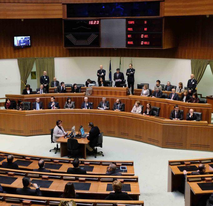 Province commissariate, via libera del Governo 