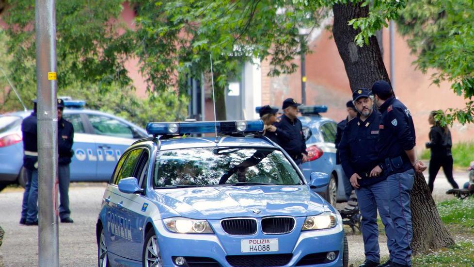 Polizia: parchi cittadini al setaccio