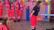 Una lezione di soccorso per i bimbi della materna