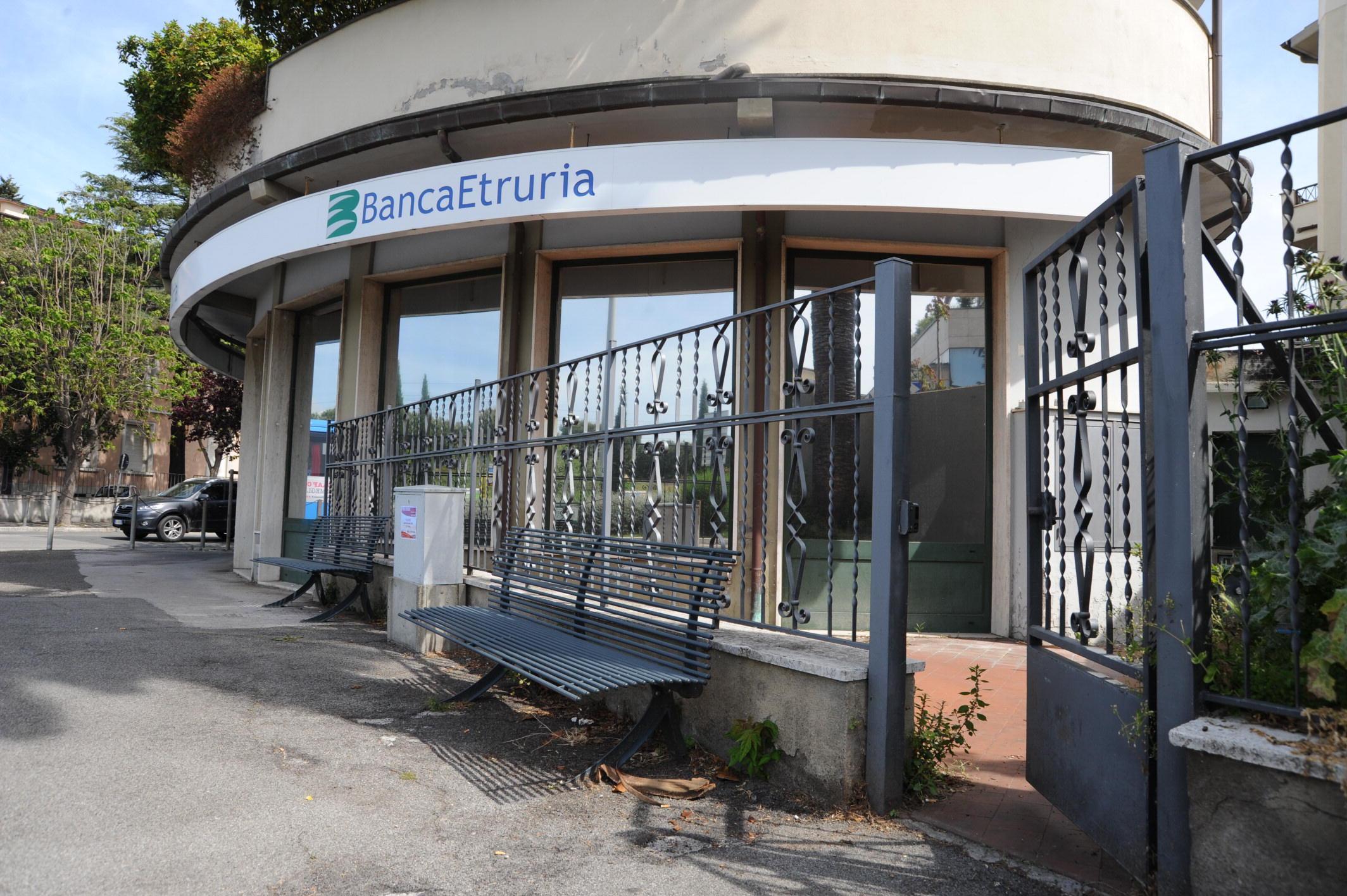 La sede della Banca Etruria a Grosseto (foto Bf)