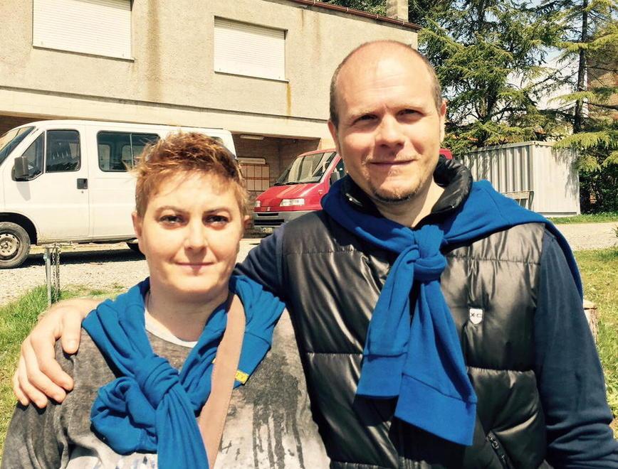 Moira Zani e Dario Staino, genitori di un bimbo di sei anni, entrambi dipendenti della Smith